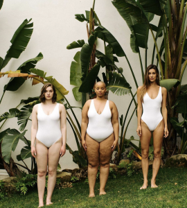 Campagne publicitaire pour les maillots de bain éthiques de la marque Londre. 3 mannequins de morphologie différente posent en maillot une pièce blanc.